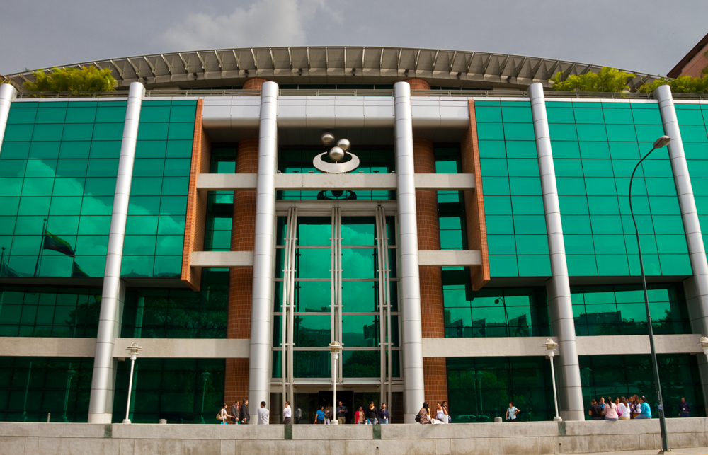 Banesco realiza inversiones sociales