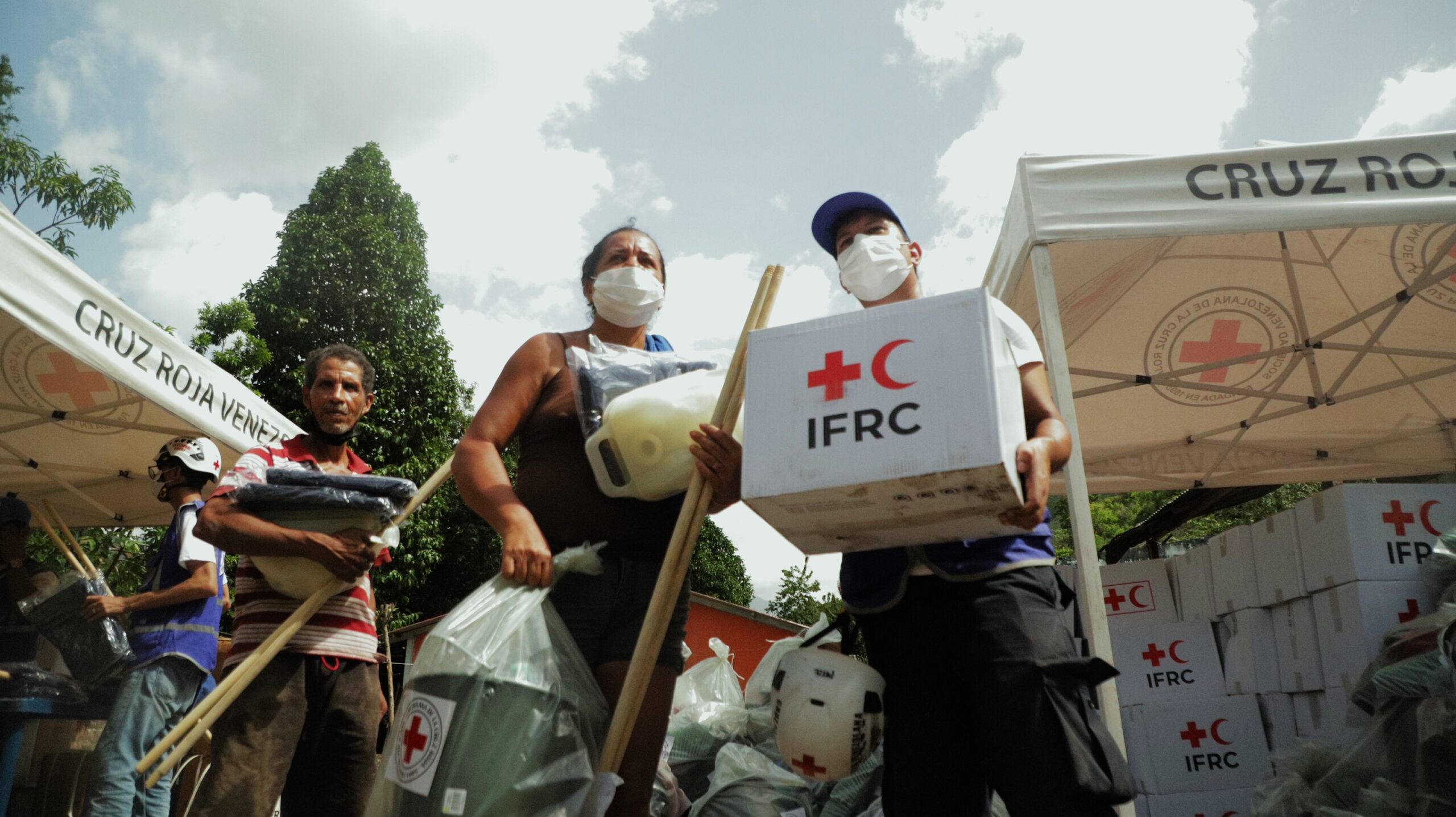 Banesco y la Cruz Roja Venezolana se unen para ayudar a las familias de Cumanacoa