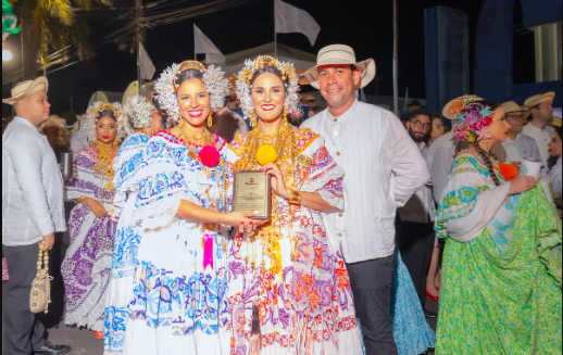 Banesco participa por segundo año consecutivo en el Desfile de las Mil Polleras